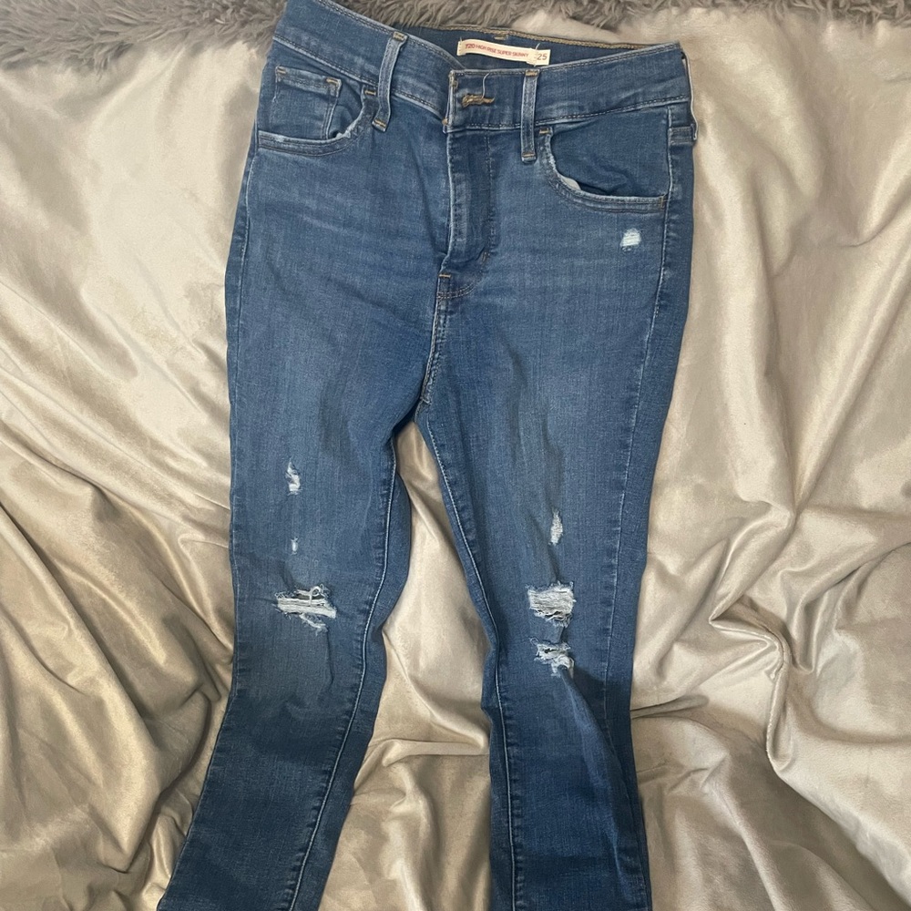 Levi’s 711 skinny jeans